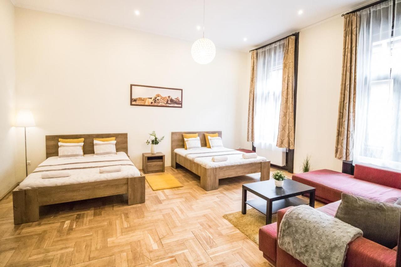 Real Apartments Klauzál Budapeste Exterior foto