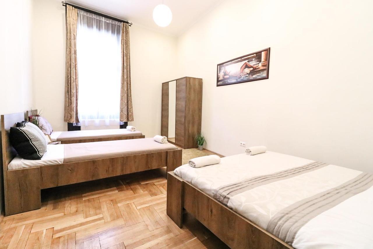 Real Apartments Klauzál Budapeste Exterior foto